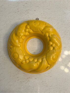 Bright Yellow Floral Ring Mold